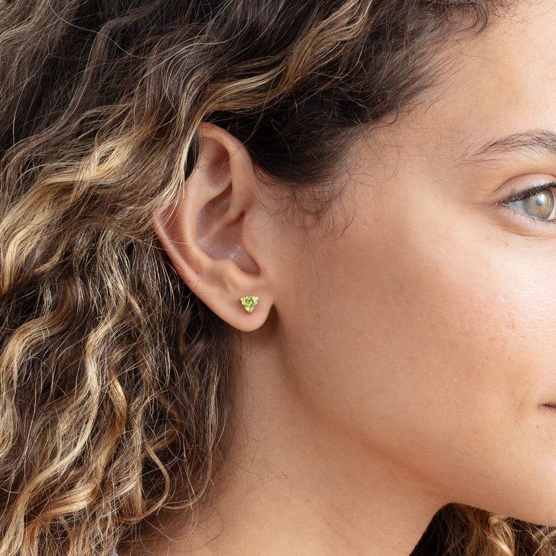august birthstone peridot stud earring
