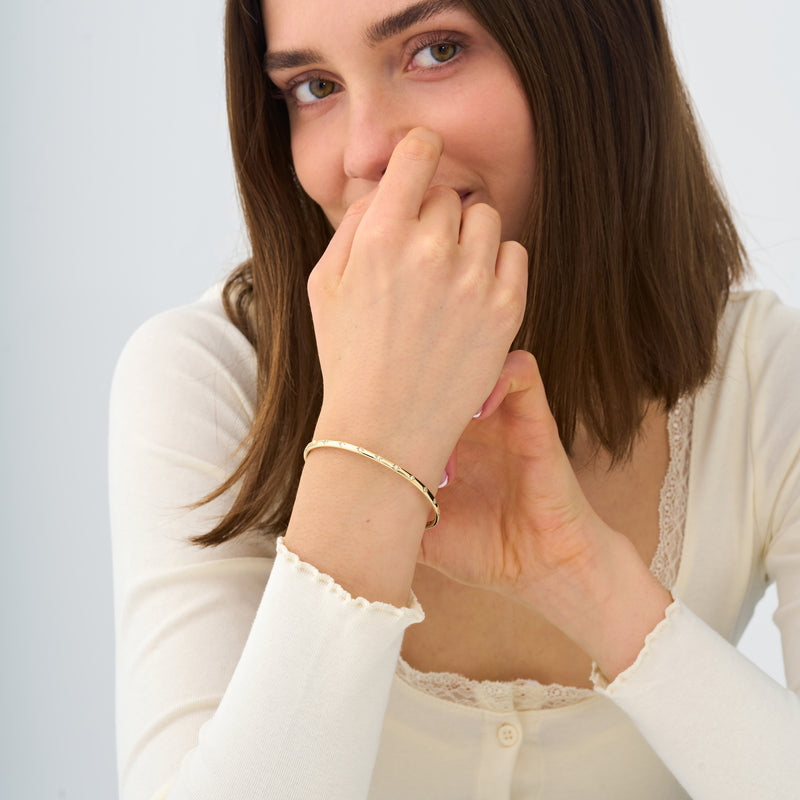 Starburst Gold Bangle, Veira