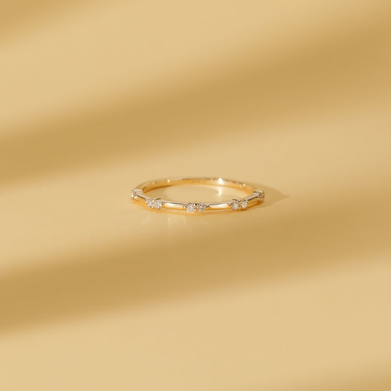 minimalistic diamond band