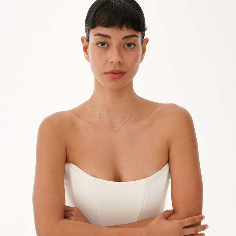 Solid Gold Emerald Oval Necklace, Loa