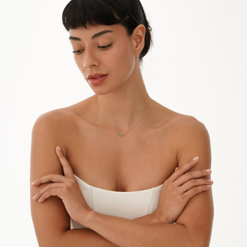 Solid Gold Emerald Oval Necklace, Loa