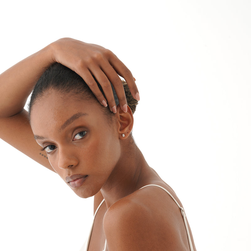 Oval Lab Grown Diamond Stud, Ravessia