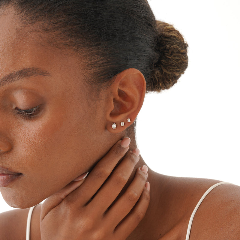 Oval Lab Grown Diamond Stud, Ravessia