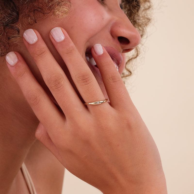 minimalistic design diamond dome band