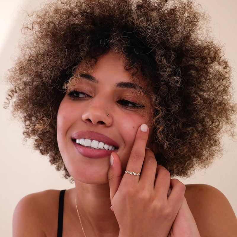 round cut natural diamond band in solid gold