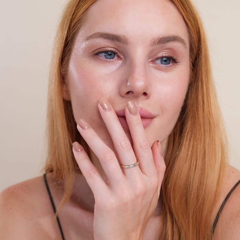 wedding band in solid gold and natural diamonds