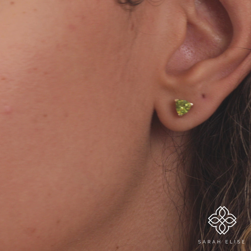 natural peridot gem earring for her