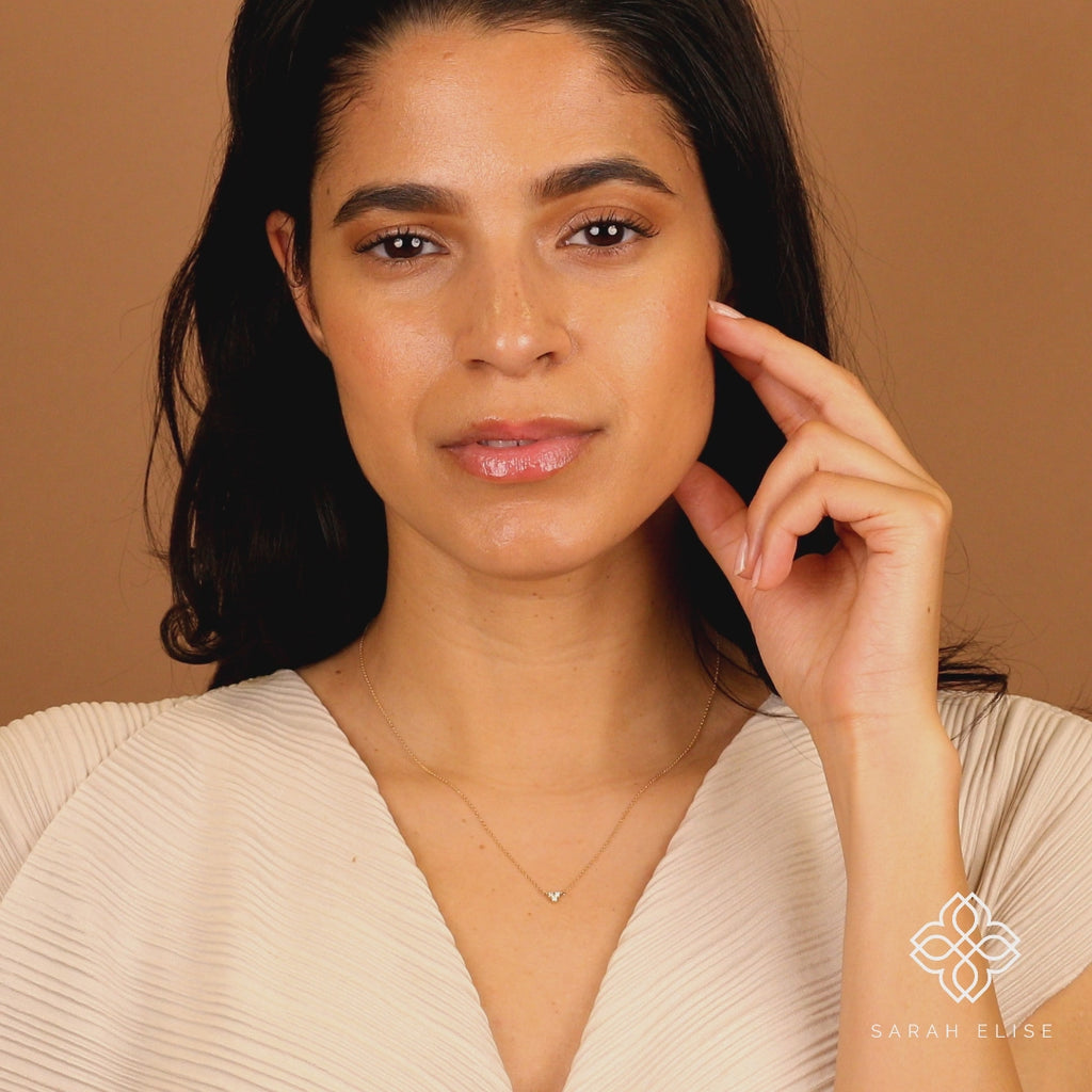 Simple triple diamond necklace for everyday wear for her