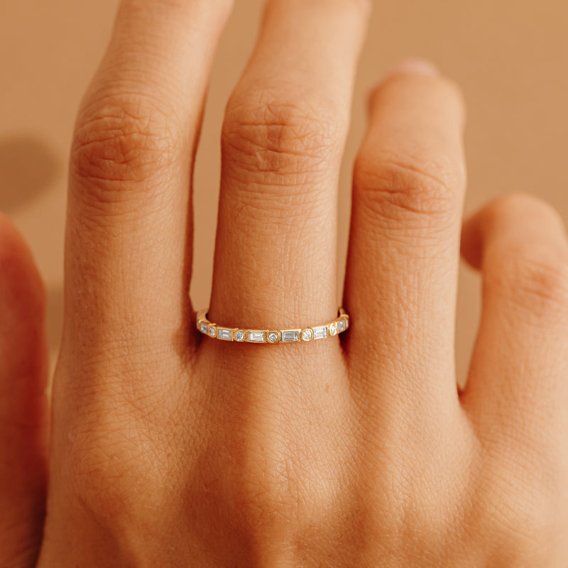 Minimalistic Diamond Eternity Ring