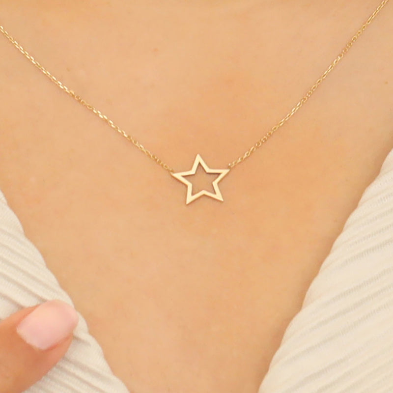 plain star shape outline necklace