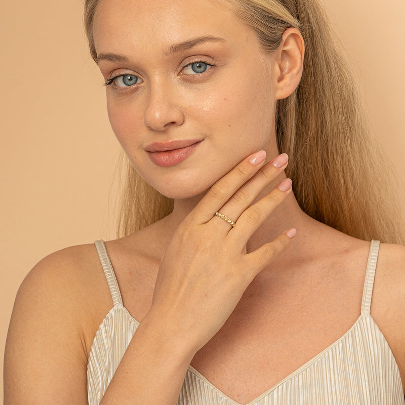 Spike Design Minimalist Diamond Ring