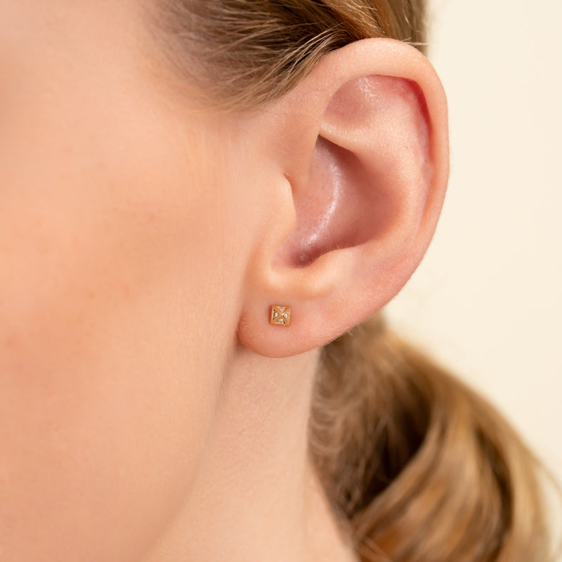 Handmade Solid Gold pyramid Earrings with diamond