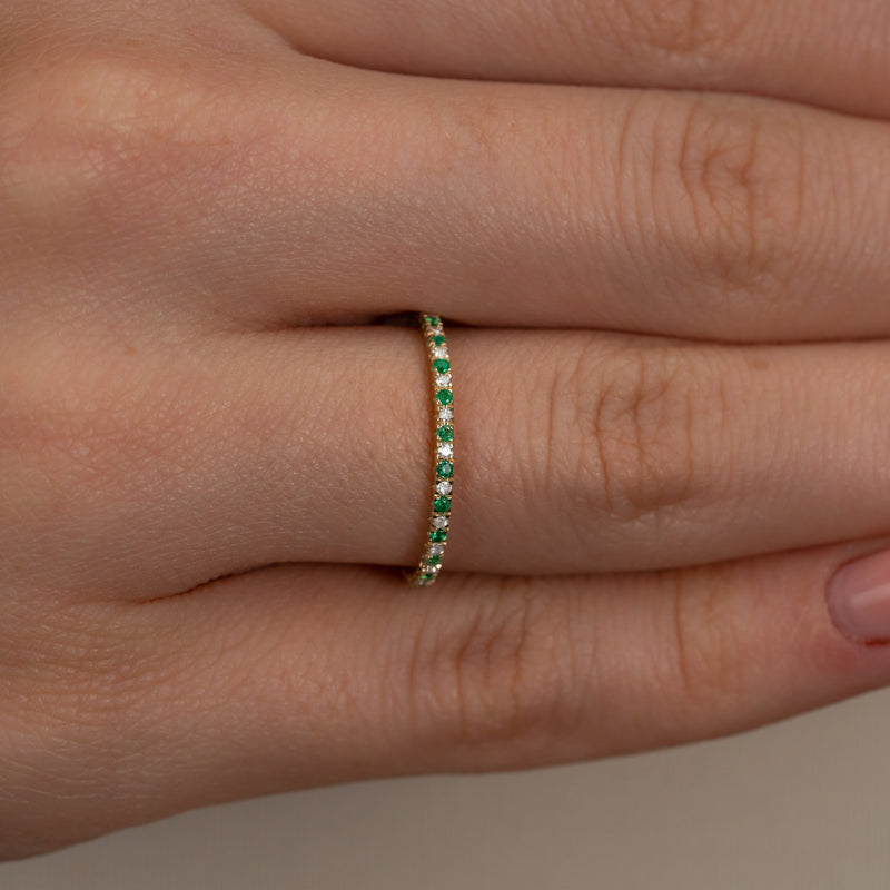 Diamond and emerald ring