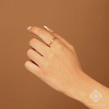 Minimalistic Gold and Diamond Chain Ring