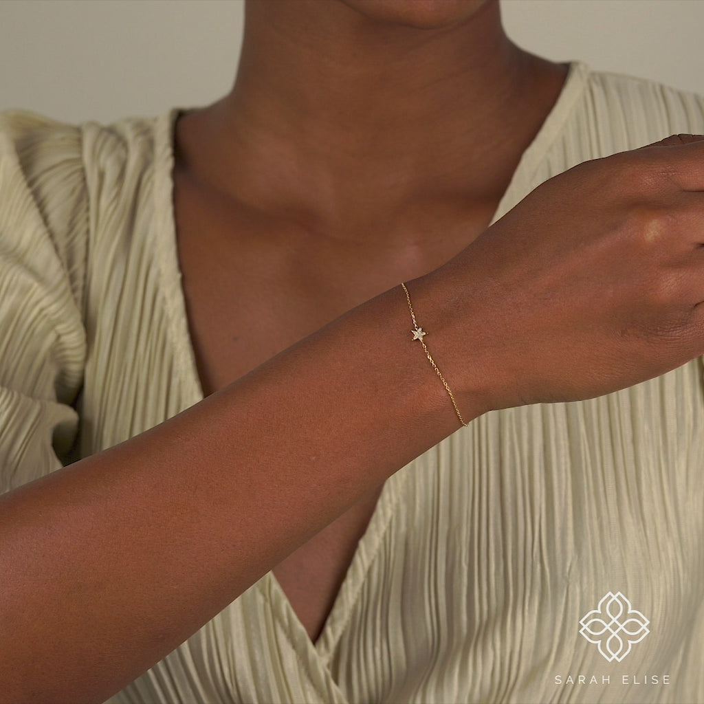 Minimalistic Multi Diamond Star Bracelet