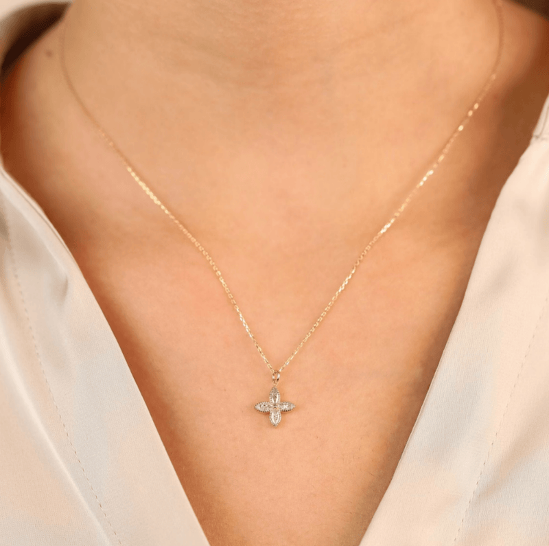 4 petals gold flower necklace